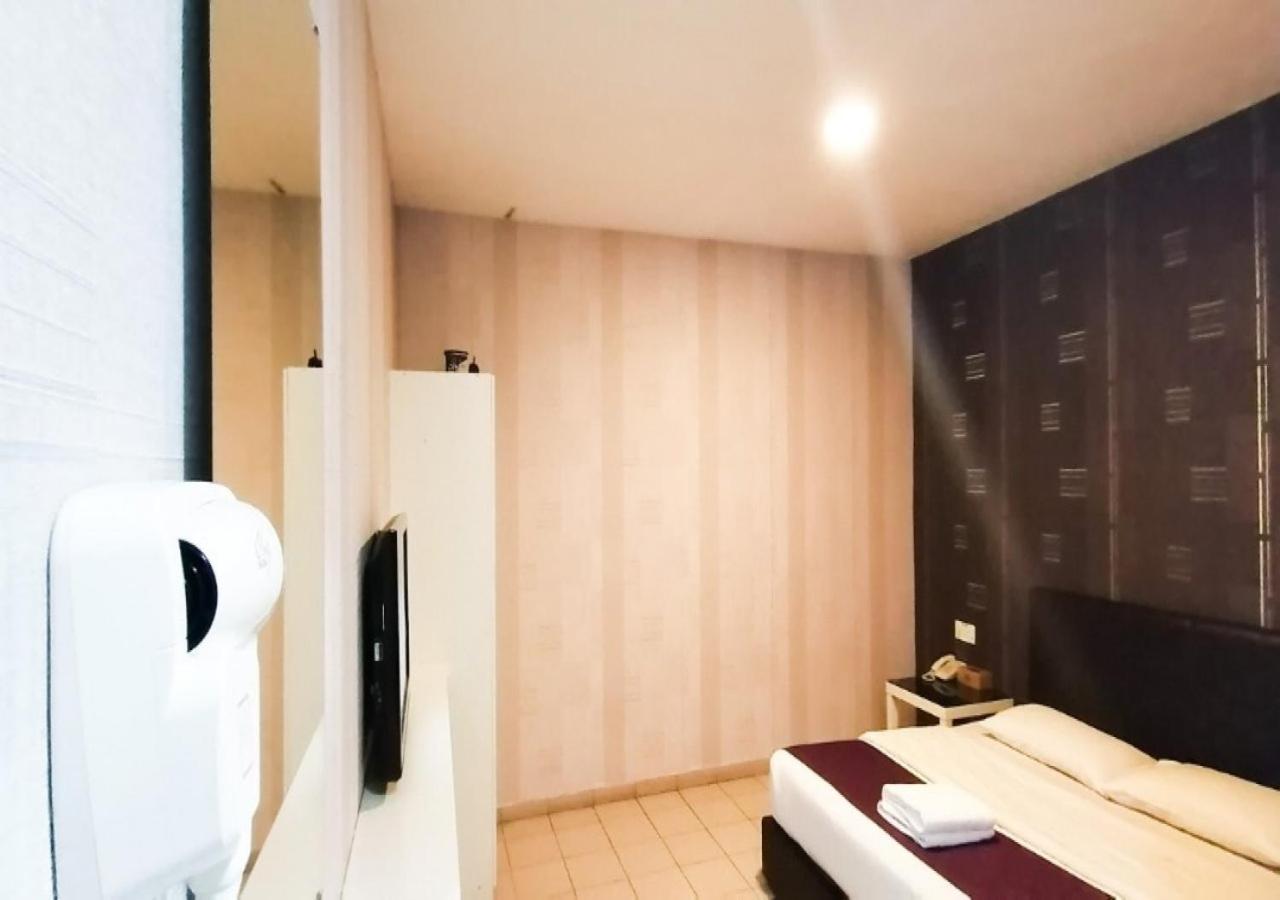 Biz Hotel Batu Pahat Dış mekan fotoğraf
